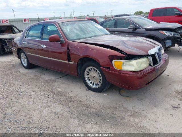  Salvage Lincoln Towncar