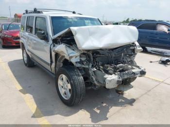  Salvage Jeep Commander