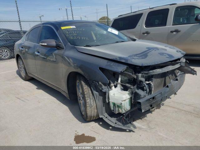  Salvage Nissan Maxima