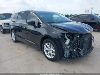  Salvage Chrysler Pacifica