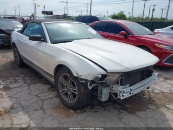  Salvage Ford Mustang