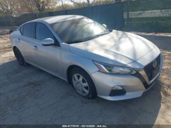 Salvage Nissan Altima