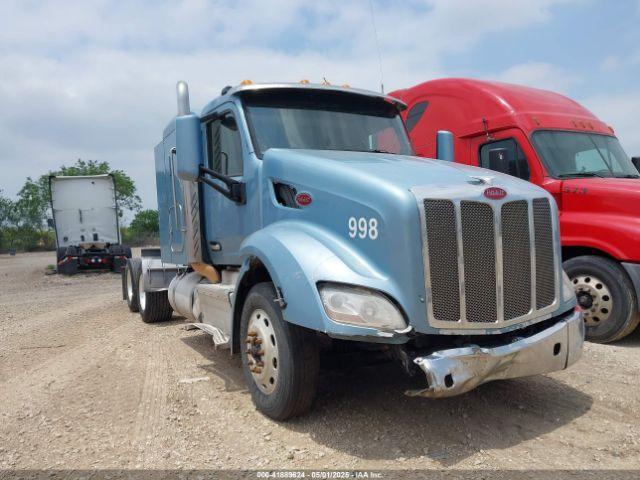  Salvage Peterbilt 579
