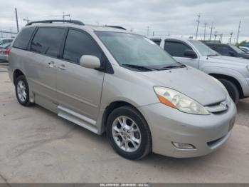  Salvage Toyota Sienna