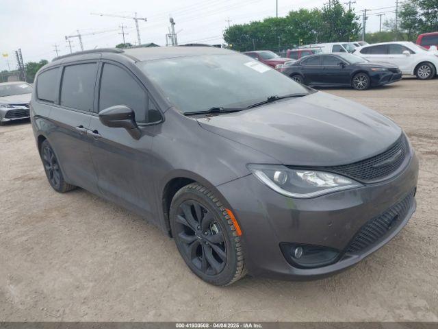  Salvage Chrysler Pacifica