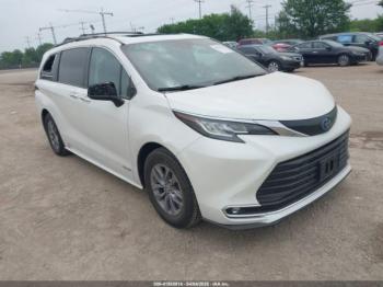  Salvage Toyota Sienna