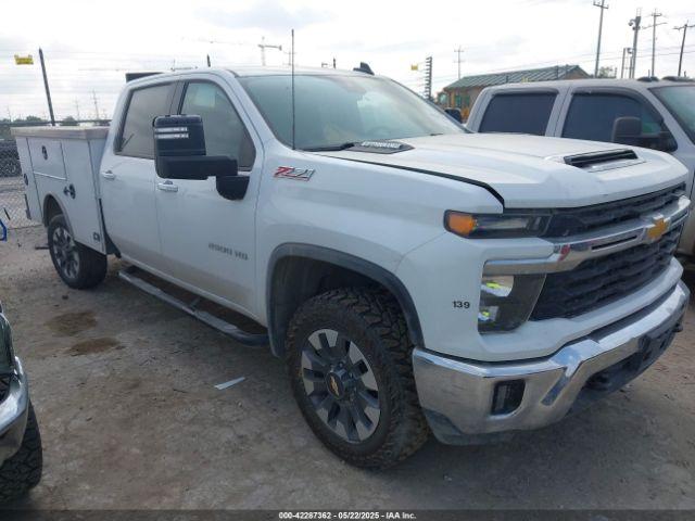  Salvage Chevrolet Silverado 2500