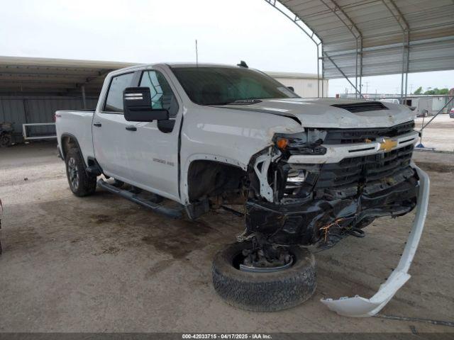  Salvage Chevrolet Silverado 2500