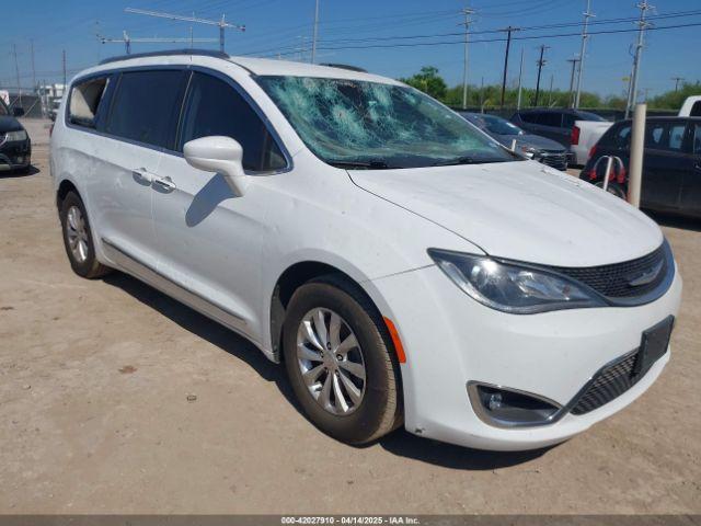  Salvage Chrysler Pacifica