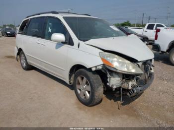  Salvage Toyota Sienna
