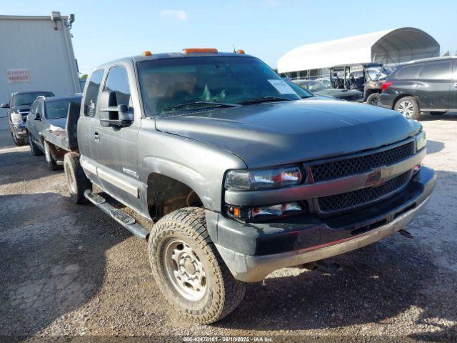  Salvage Chevrolet Silverado 2500