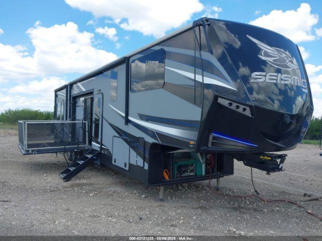  Salvage Jayco Seismic