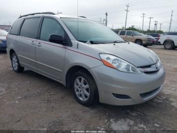  Salvage Toyota Sienna