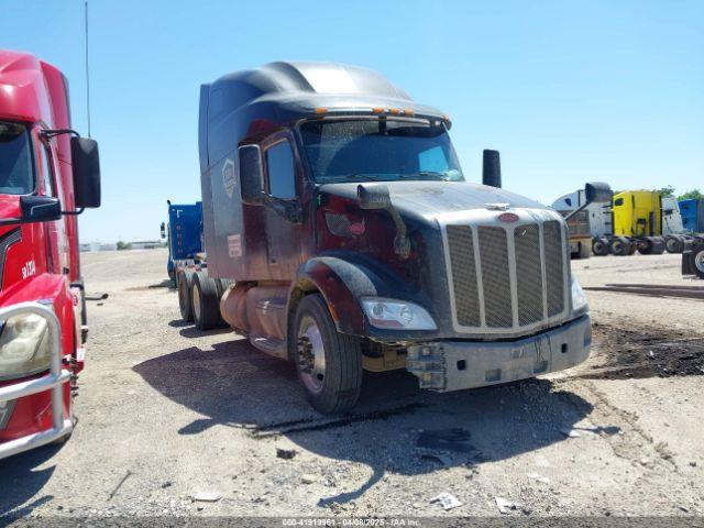  Salvage Peterbilt 579