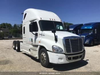  Salvage Freightliner Cascadia 125