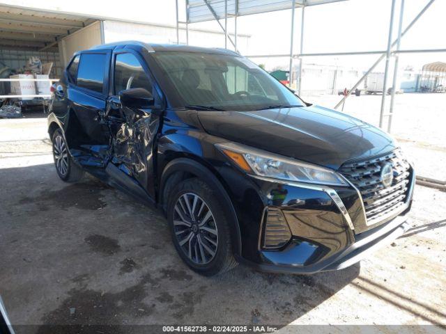  Salvage Nissan Kicks