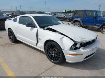  Salvage Ford Mustang
