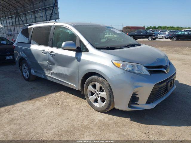  Salvage Toyota Sienna