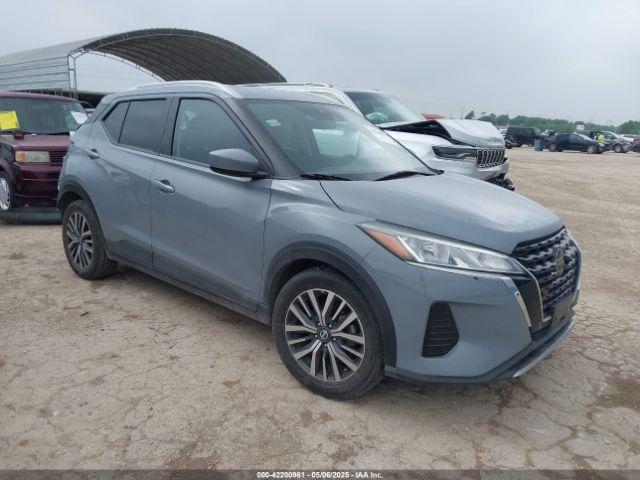  Salvage Nissan Kicks