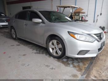  Salvage Nissan Altima