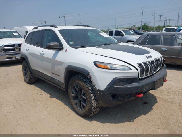  Salvage Jeep Cherokee