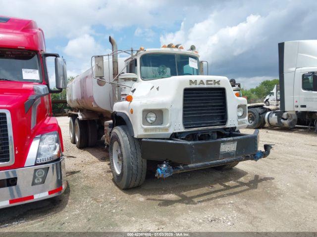  Salvage Mack 600