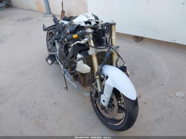  Salvage Suzuki Gsx-r750