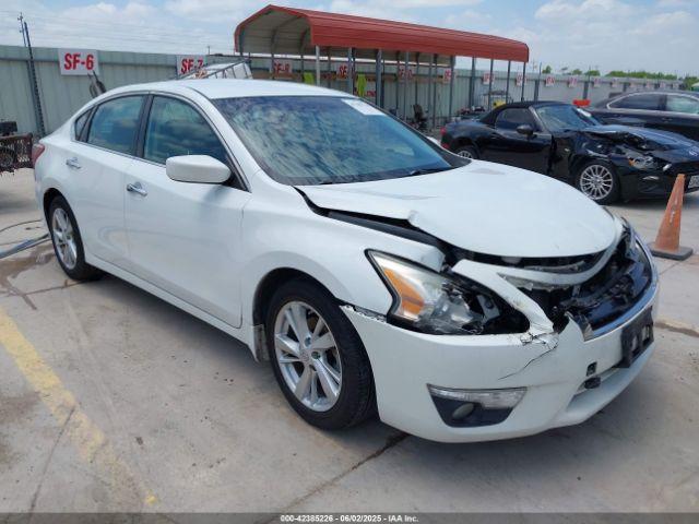  Salvage Nissan Altima