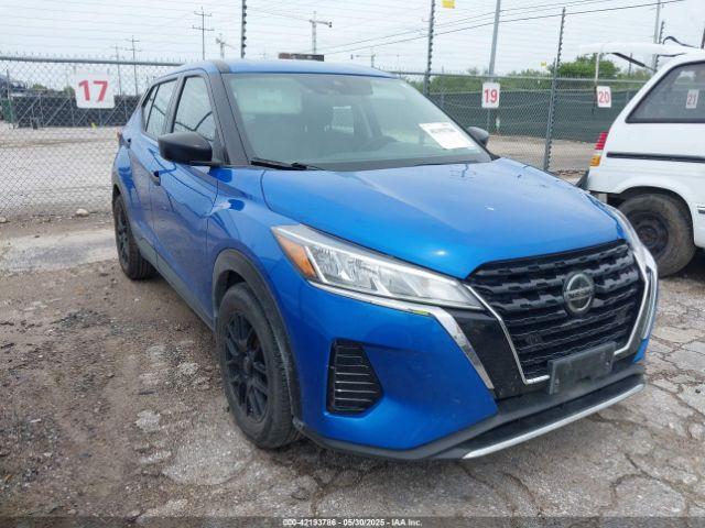  Salvage Nissan Kicks