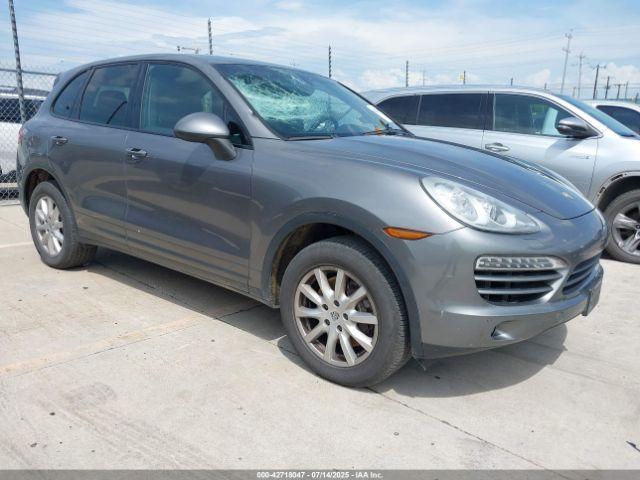  Salvage Porsche Cayenne
