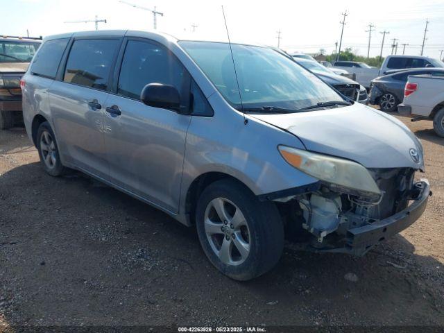  Salvage Toyota Sienna