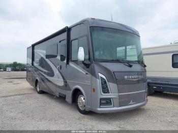  Salvage Winnebago Vista
