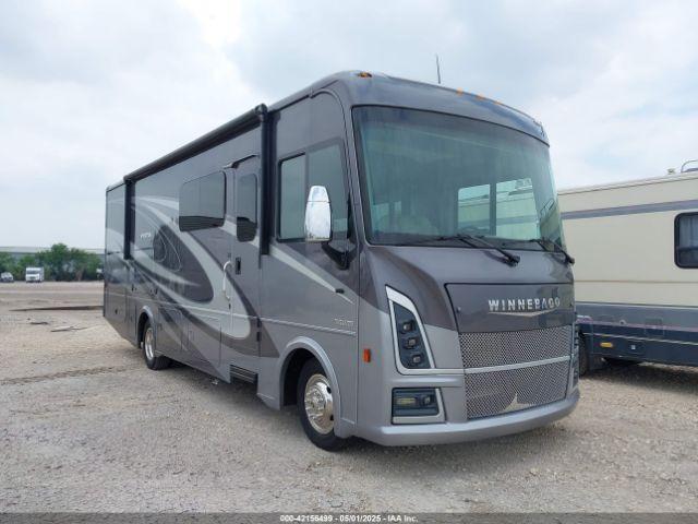 Salvage Winnebago Vista