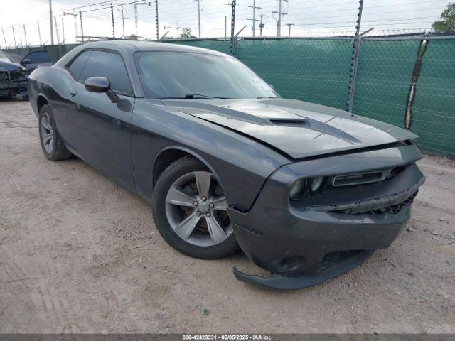  Salvage Dodge Challenger
