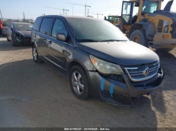  Salvage Volkswagen Routan
