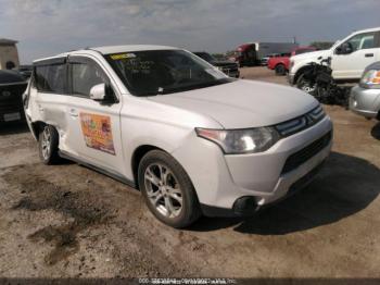  Salvage Mitsubishi Outlander