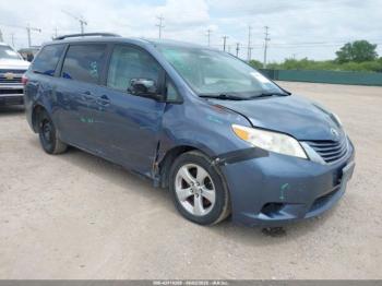  Salvage Toyota Sienna