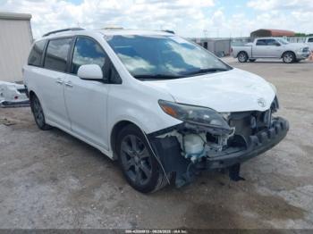  Salvage Toyota Sienna