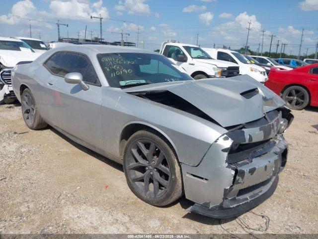  Salvage Dodge Challenger