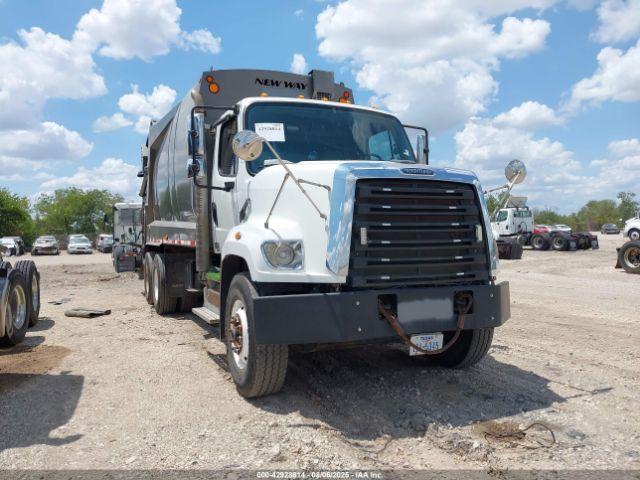  Salvage Freightliner 108sd