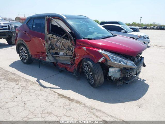  Salvage Nissan Kicks
