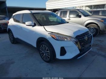  Salvage Nissan Kicks