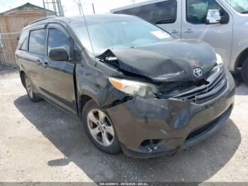  Salvage Toyota Sienna
