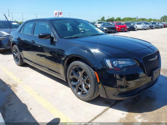  Salvage Chrysler 300