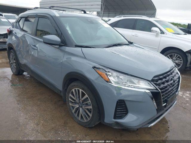  Salvage Nissan Kicks