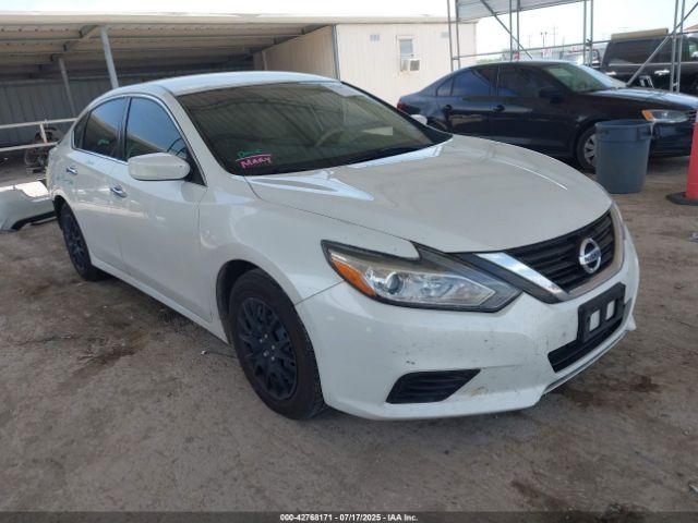  Salvage Nissan Altima