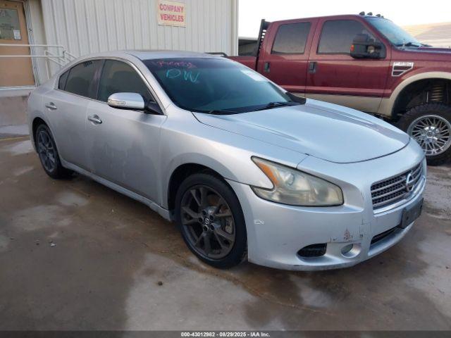  Salvage Nissan Maxima