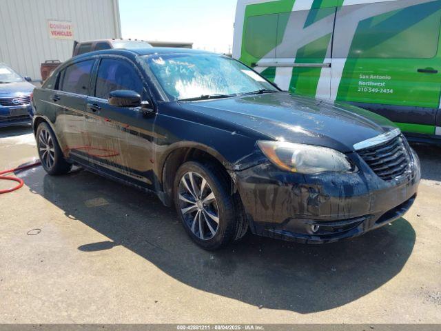  Salvage Chrysler 200