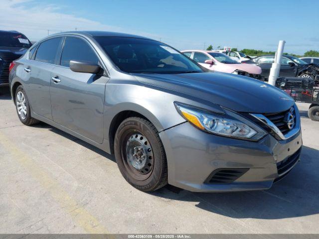  Salvage Nissan Altima