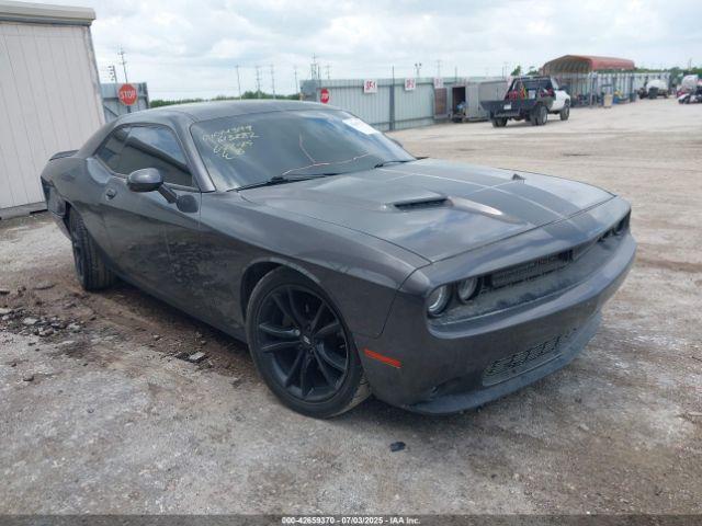  Salvage Dodge Challenger